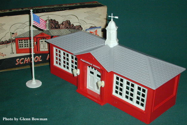 Plasticville Cape Cod House White with Red Front Piece O-S  Scale HTF 